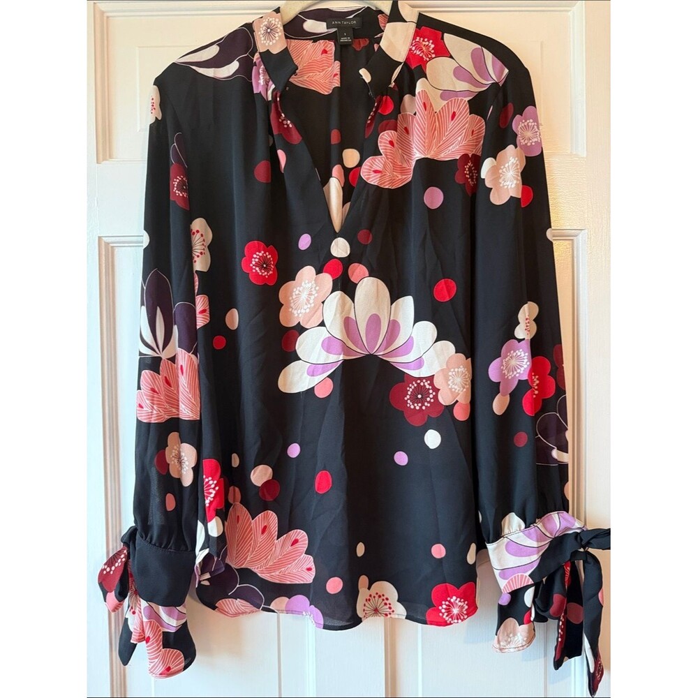 Ann Taylor Black Blouse Red Pink Purple Floral Accents size small